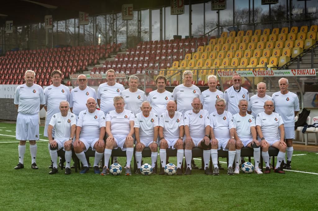 Beweging, gezelligheid en plezier tijdens Walking Football bij Telstar